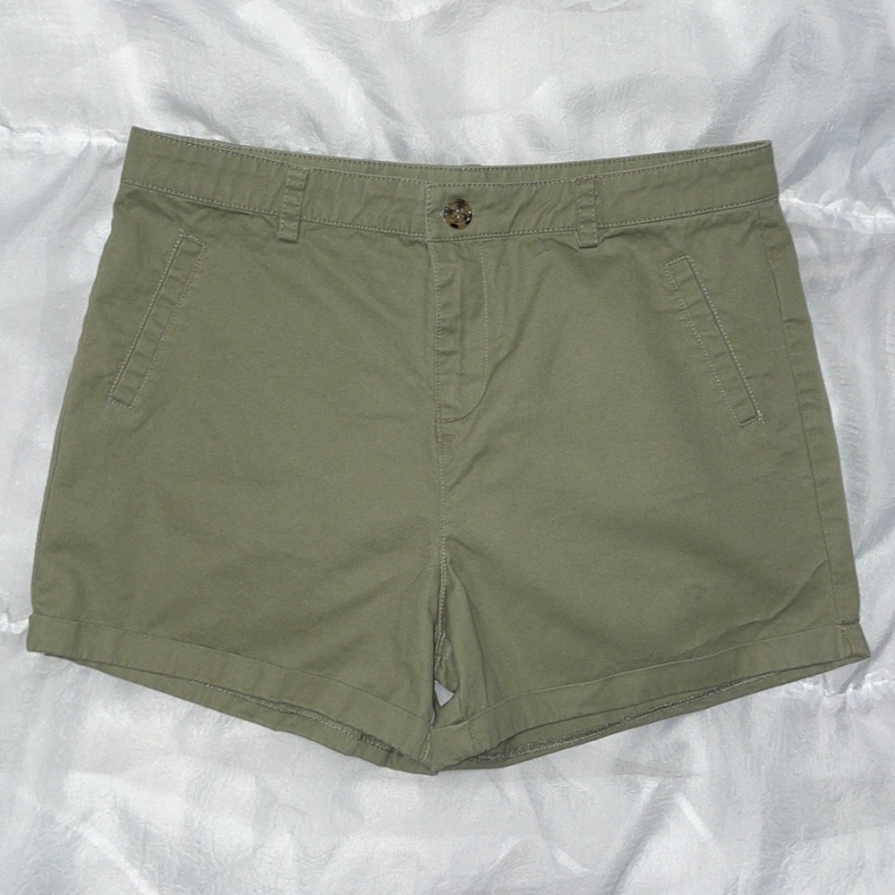 Forever 21 Khaki Shorts Girls Size 13/14 - Picture 2 of 8